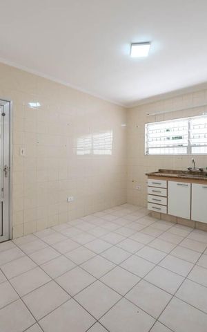 Casa à venda com 240m², 4 quartos e 2 vagasCozinha e Área de Serviço