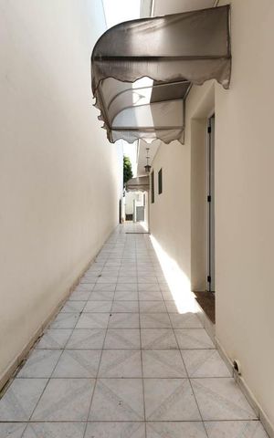 Casa à venda com 240m², 4 quartos e 2 vagasÁrea externa
