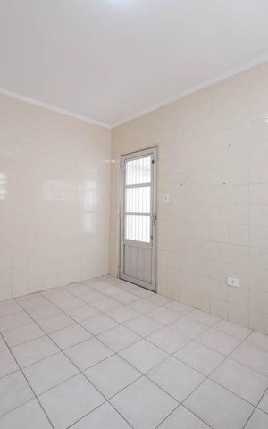 Casa à venda com 240m², 4 quartos e 2 vagasCozinha e Área de Serviço