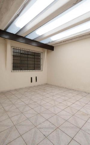 Casa à venda com 240m², 4 quartos e 2 vagasGaragem