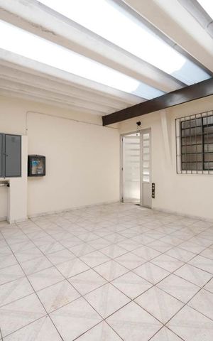 Casa à venda com 240m², 4 quartos e 2 vagasGaragem