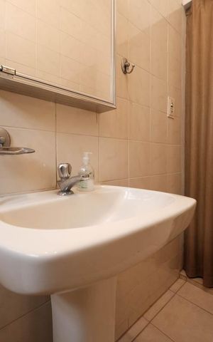Casa à venda com 240m², 4 quartos e 2 vagasLavabo