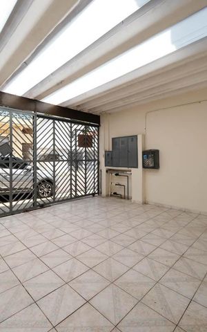 Casa à venda com 240m², 4 quartos e 2 vagasGaragem