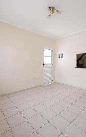 Casa à venda com 240m², 4 quartos e 2 vagasSala