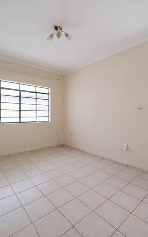Casa à venda com 240m², 4 quartos e 2 vagasSala