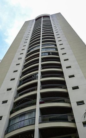 Apartamento à venda com 220m², 3 quartos e 2 vagasFachada