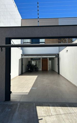 Casa à venda com 250m², 4 quartos e 5 vagas