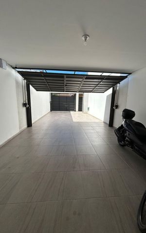 Casa à venda com 250m², 4 quartos e 5 vagas