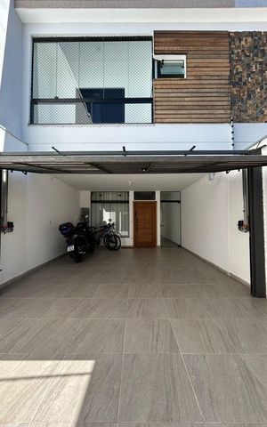 Casa à venda com 250m², 4 quartos e 5 vagas