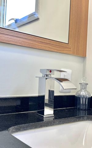 Apartamento à venda com 59m², 2 quartos e 1 vaga Apartamento à venda com 59m², 2 quartos e 1 vagaBanheiro