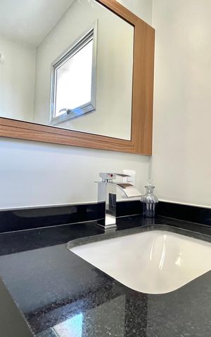 Apartamento à venda com 59m², 2 quartos e 1 vaga Apartamento à venda com 59m², 2 quartos e 1 vagaBanheiro