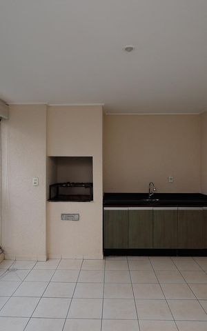 Apartamento à venda com 82m², 3 quartos e 2 vagas Apartamento à venda com 82m², 3 quartos e 2 vagasVaranda