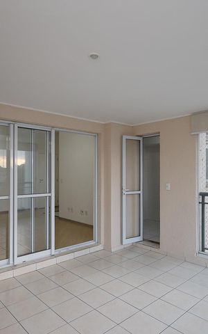 Apartamento à venda com 82m², 3 quartos e 2 vagas Apartamento à venda com 82m², 3 quartos e 2 vagasVaranda