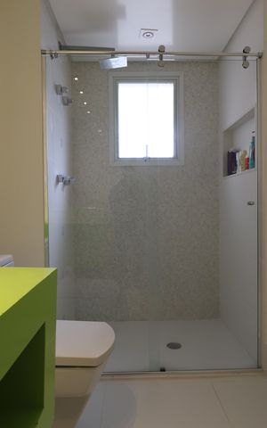 Apartamento à venda com 94m², 2 quartos e 2 vagasBanheiro Quarto 1 suíte