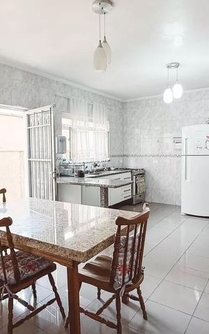 Casa à venda com 179m², 4 quartos e 2 vagas