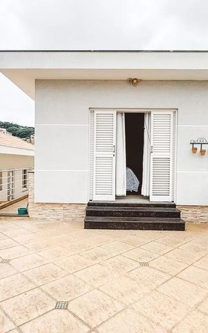 Casa à venda com 179m², 4 quartos e 2 vagas
