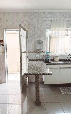 Casa à venda com 179m², 4 quartos e 2 vagas