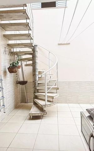 Casa à venda com 179m², 4 quartos e 2 vagas