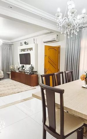 Casa à venda com 179m², 4 quartos e 2 vagas