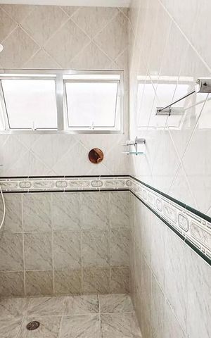 Casa à venda com 179m², 4 quartos e 2 vagas