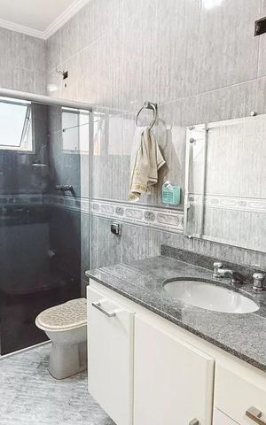 Casa à venda com 179m², 4 quartos e 2 vagas