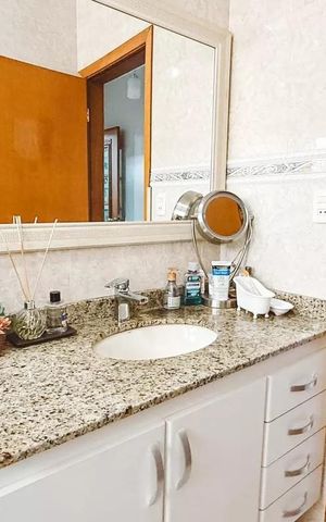 Casa à venda com 179m², 4 quartos e 2 vagas