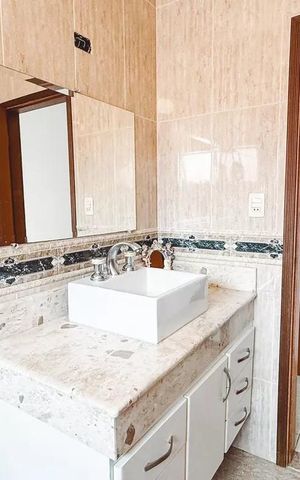 Casa à venda com 179m², 4 quartos e 2 vagas