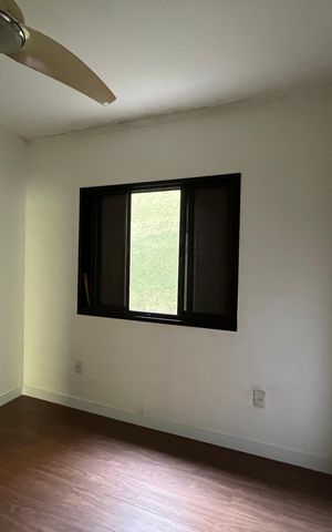 Casa à venda com 250m², 5 quartos e 2 vagas Casa à venda com 250m², 5 quartos e 2 vagasQuarto 4