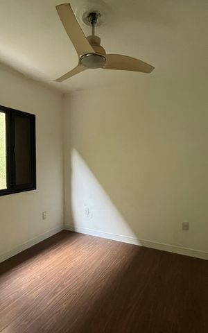 Casa à venda com 250m², 5 quartos e 2 vagas Casa à venda com 250m², 5 quartos e 2 vagasQuarto 4