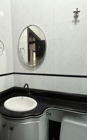 Casa à venda com 250m², 5 quartos e 2 vagas Casa à venda com 250m², 5 quartos e 2 vagasBanheiro