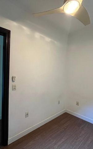 Casa à venda com 250m², 5 quartos e 2 vagas Casa à venda com 250m², 5 quartos e 2 vagasQuarto 1