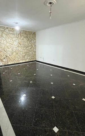Casa à venda com 250m², 5 quartos e 2 vagas Casa à venda com 250m², 5 quartos e 2 vagasSala