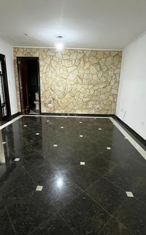 Casa à venda com 250m², 5 quartos e 2 vagas Casa à venda com 250m², 5 quartos e 2 vagasSala