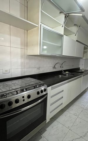 Casa à venda com 250m², 5 quartos e 2 vagas Casa à venda com 250m², 5 quartos e 2 vagasCozinha
