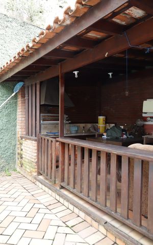 Casa à venda com 260m², 3 quartos e 4 vagasChurrasqueira