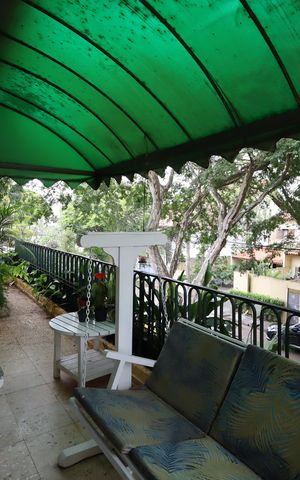 Casa à venda com 260m², 3 quartos e 4 vagasVaranda da Sala