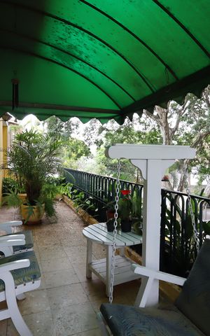 Casa à venda com 260m², 3 quartos e 4 vagasVaranda da Sala