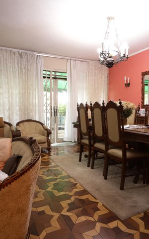 Casa à venda com 260m², 3 quartos e 4 vagasSala