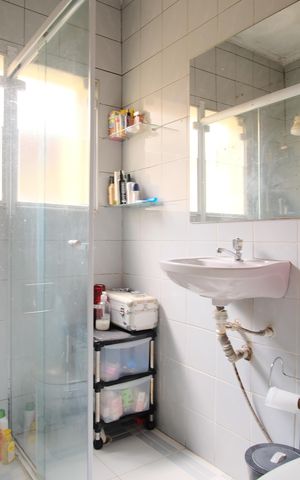 Casa à venda com 351m², 6 quartos e 2 vagasBanheiro 3