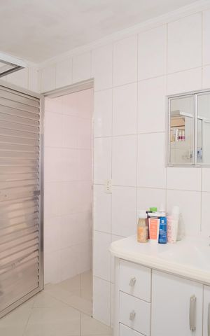 Casa à venda com 351m², 6 quartos e 2 vagasBanheiro 1