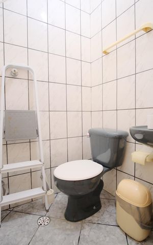 Casa à venda com 351m², 6 quartos e 2 vagasBanheiro de serviço