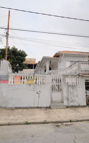 Casa à venda com 351m², 6 quartos e 2 vagasFachada