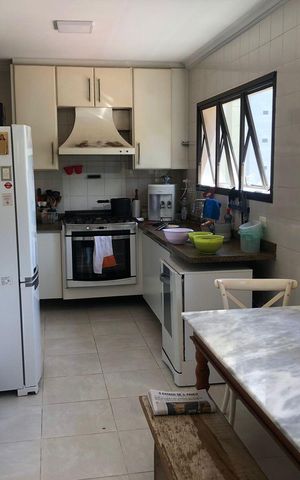 Apartamento à venda com 169m², 4 quartos e sem vagaCozinha