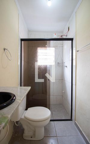Casa à venda com 154m², 3 quartos e 2 vagas Casa à venda com 154m², 3 quartos e 2 vagasBanheiro