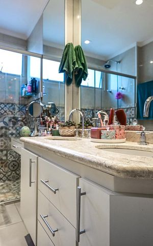 Apartamento à venda com 210m², 4 quartos e 3 vagasBanheiro Suíte 1