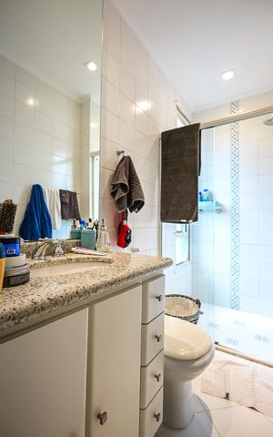 Apartamento à venda com 210m², 4 quartos e 3 vagasBanheiro Suíte 2