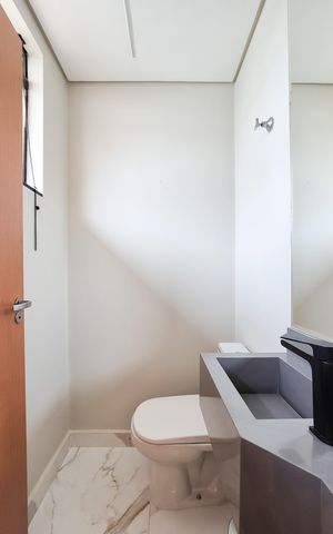 Casa à venda com 280m², 3 quartos e 4 vagas Casa à venda com 280m², 3 quartos e 4 vagasÁrea gourmet - lavabo