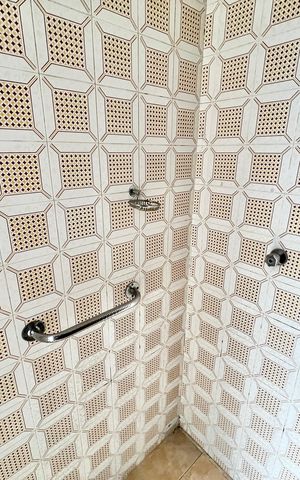 Apartamento à venda com 64m², 2 quartos e 1 vaga Apartamento à venda com 64m², 2 quartos e 1 vagaBanheiro