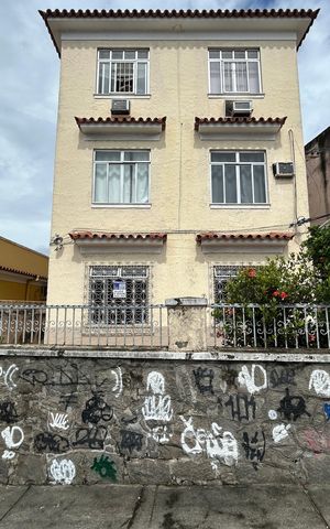 Casa à venda com 90m², 2 quartos e 1 vagaFachada + plaquinha