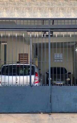 Casa à venda com 100m², 2 quartos e 3 vagasFachada